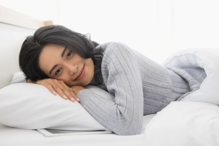 タイ　女性　眠る